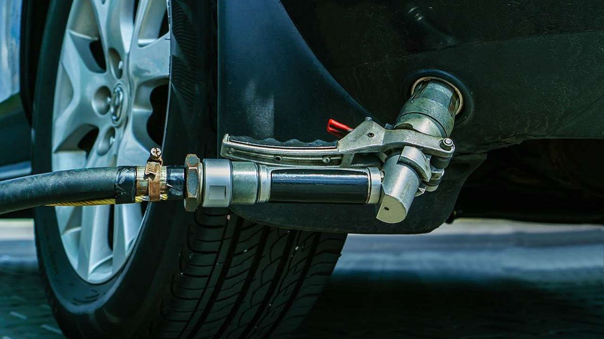 На заправках в Украине рекордно выросли цены на газ: в чем дело