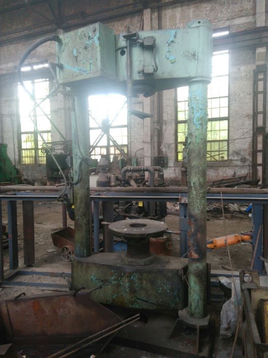 В Днепре выставили на продажу завод строительных кранов: сколько стоит 3