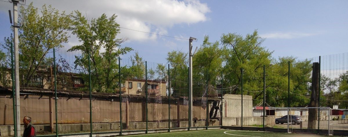 В Днепре выставили на продажу стадион и теннисные площадки: сколько стоят 1