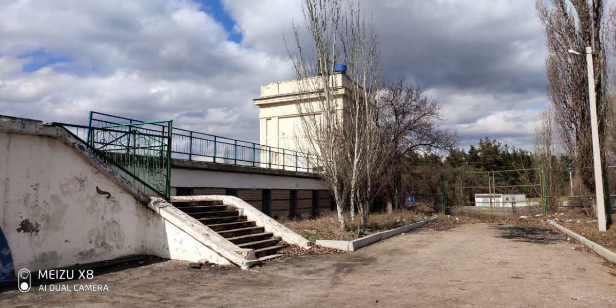 В Днепре выставили на продажу стадион и теннисные площадки: сколько стоят 3