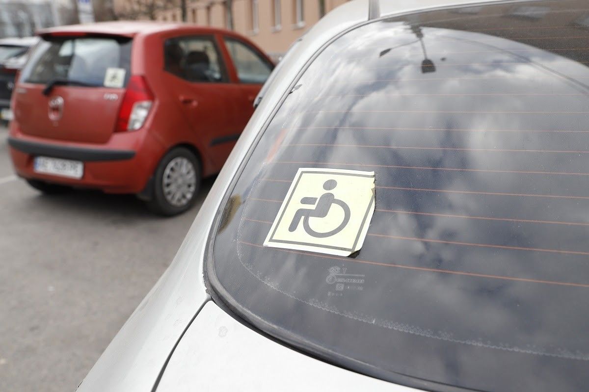 Пониженные бордюры, спецтакси, информационные браслеты и удобный транспорт: как в Днепре заботятся о людях с инвалидностью 20