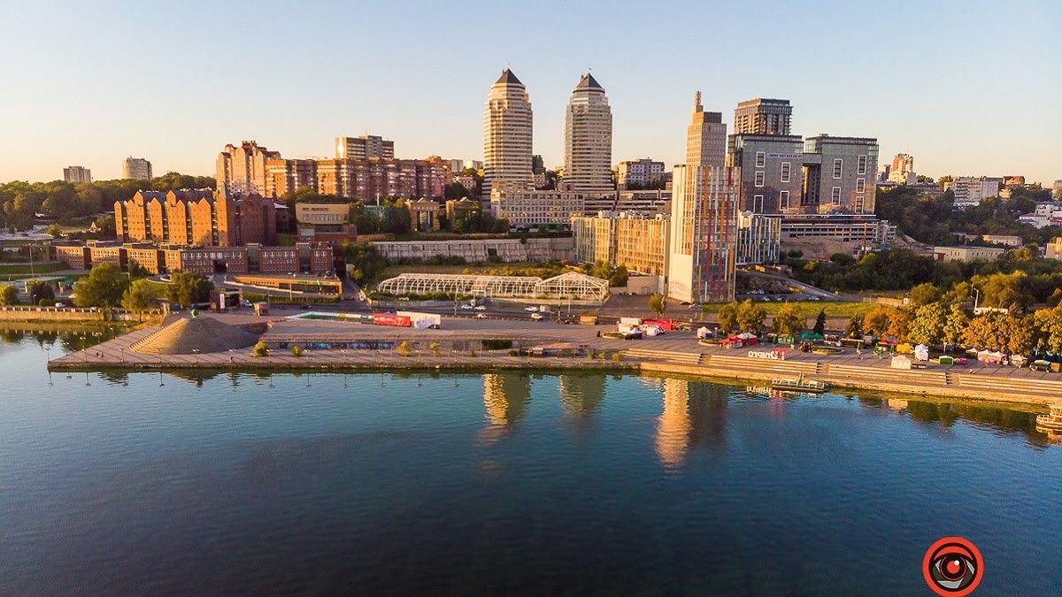 Как Днепр получил остов вместо жилья напротив Фестивального причала и что там сейчас