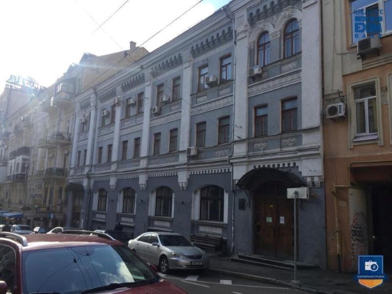 В Киеве выставили на продажу здание бывших бань и отеля-борделя: сколько стоит 4