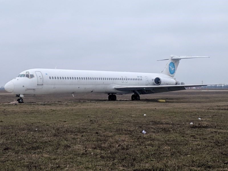 В Киеве выставили на продажу 2 пассажирских самолета: сколько стоят 4