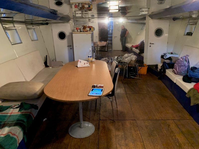 В Киеве выставили на продажу теплоход: сколько стоит и чем известен 3