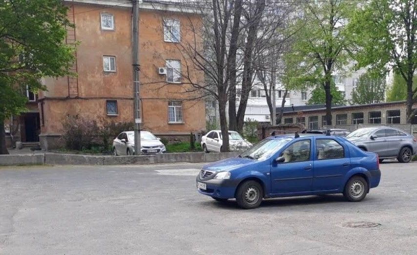 Место для стоянки в пер. Станкостроительном,3