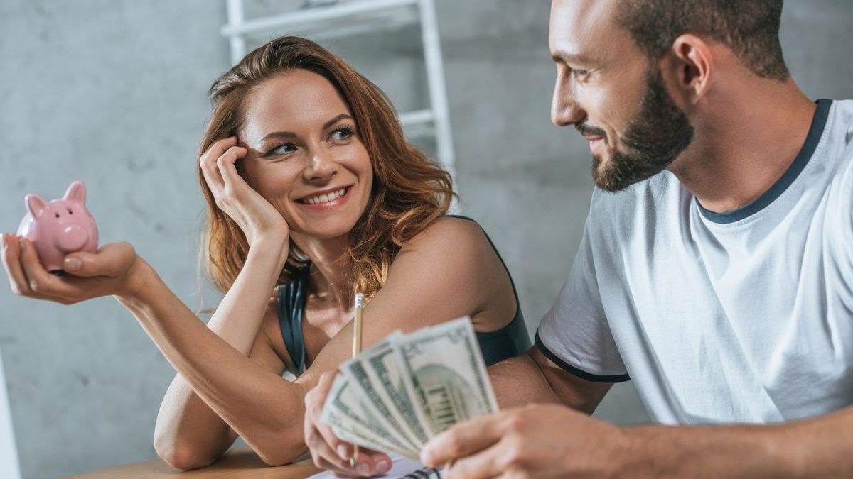 В чем хранить деньги и во что инвестировать в Украине в 2022 году: советы экспертов