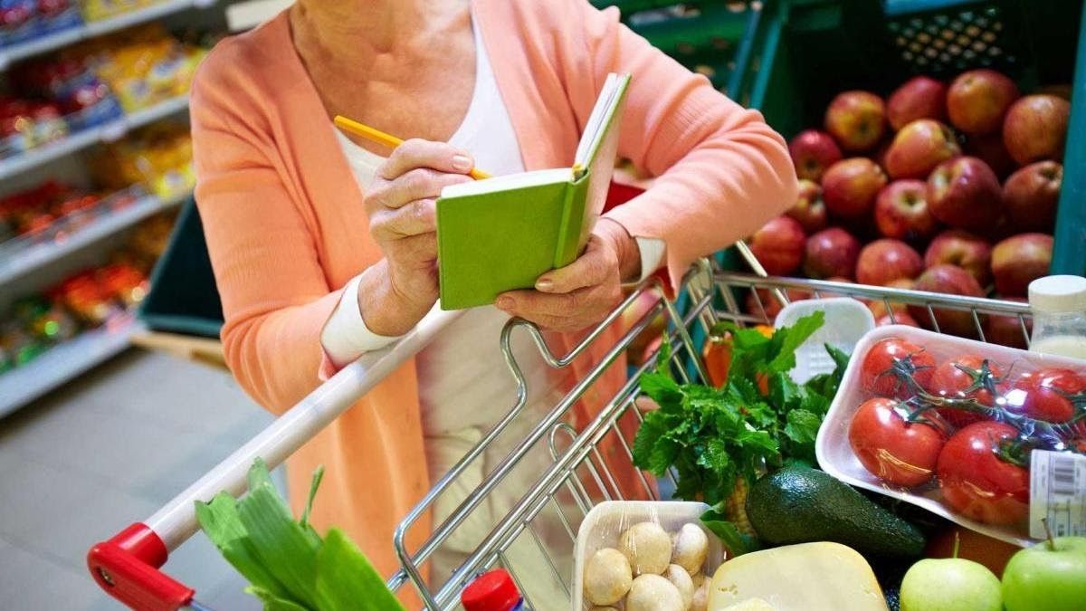 На сколько в Украине подорожали продукты и топливо за 2021 год и почему: отчет Нацбанка 1