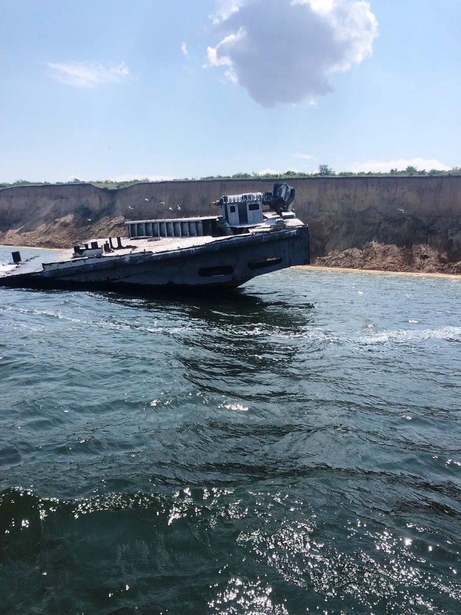 Дешевые айфоны, теплоход, самолет и оружие: что интересного можно купить на аукционах в Украине 1