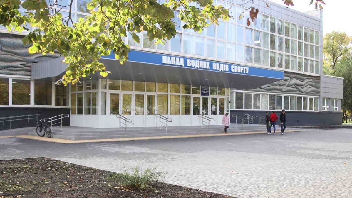 Со стадионом за миллиард: в Кривом Роге депутат горсовета стал директором самой большой ДЮСШ города 4