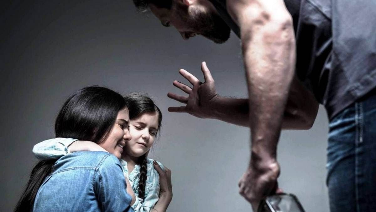 Как в Днепре наказали двух психологических насильников: реальные сроки от суда