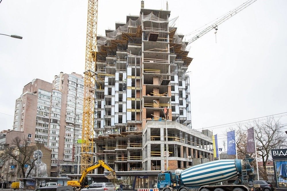 В Киеве сняли арест с земли, где строится небоскреб: кто за нее воюет 1