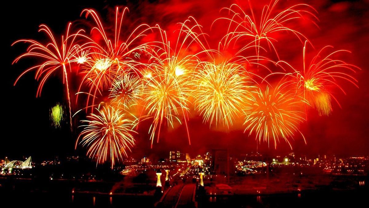 Улицу Черчилля, остановить стройку и салюты: что в Киеве просили у Кличко за месяц 5