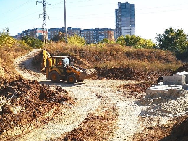 В Кривом Роге 11,5 миллиона на ремонт коллектора у «тысячки» отдали члену исполкома Лещину 1