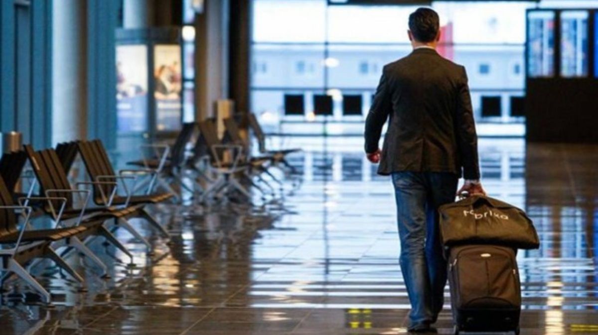 Нардепы от Киева и Днепра хотят запретить чиновникам выезжать из Украины в случае военного положения