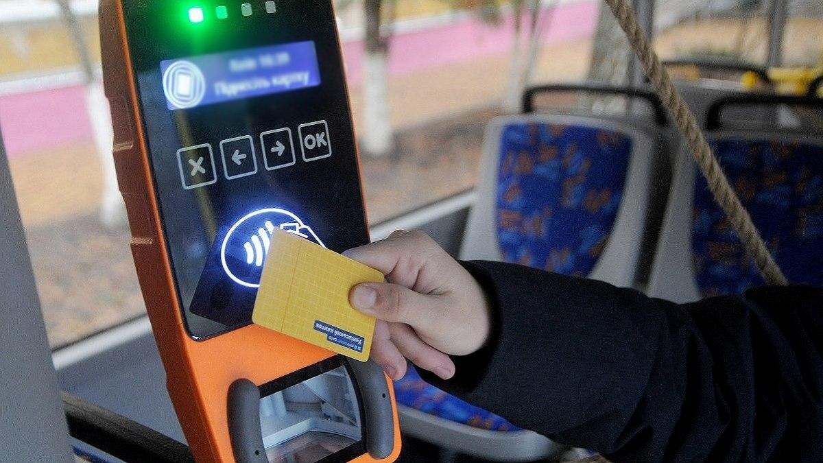 В Днепре до конца 2022 года появится электронный билет в транспорте: как это будет работать