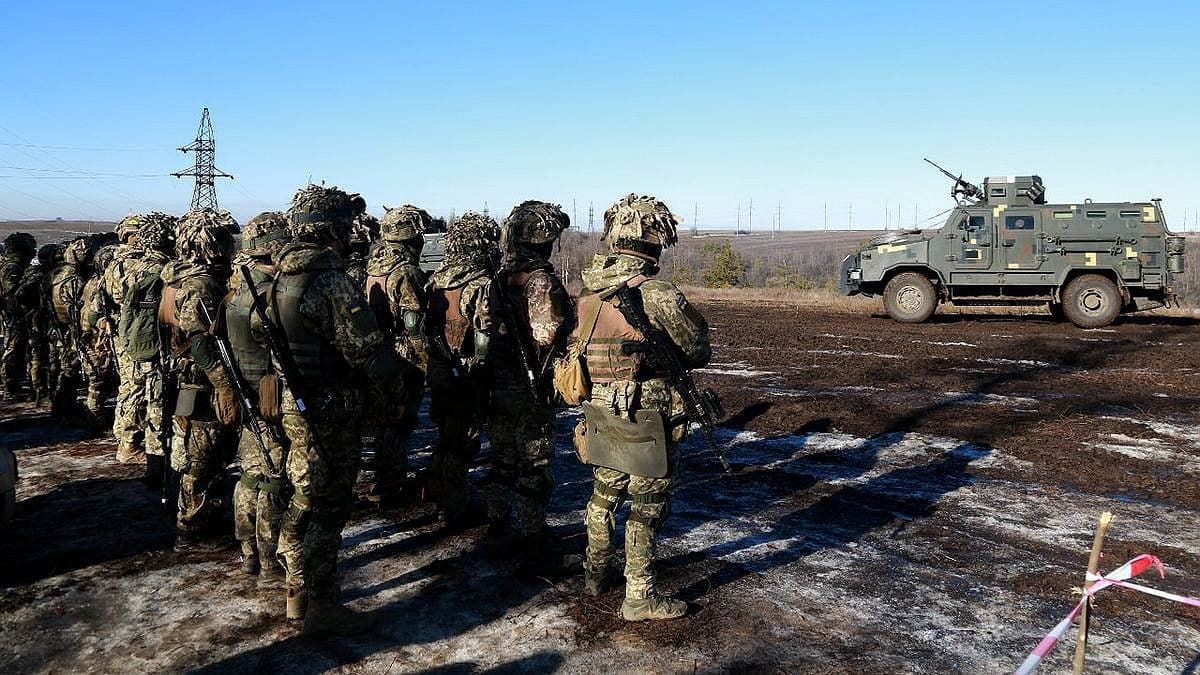 Рада ввела чрезвычайное положение в Украине: как голосовали депутаты от Днепра и области