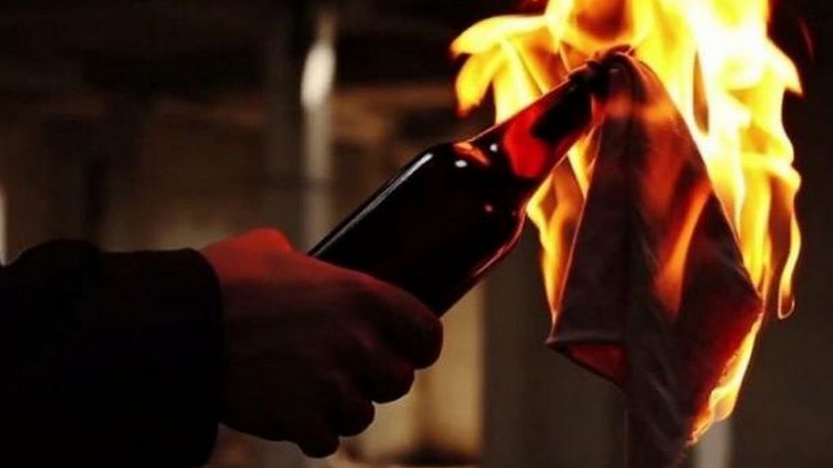 В Киеве студенты готовят коктейли Молотова: как им помочь