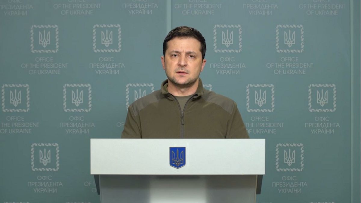 Зеленский предложил Путину сесть за стол переговоров