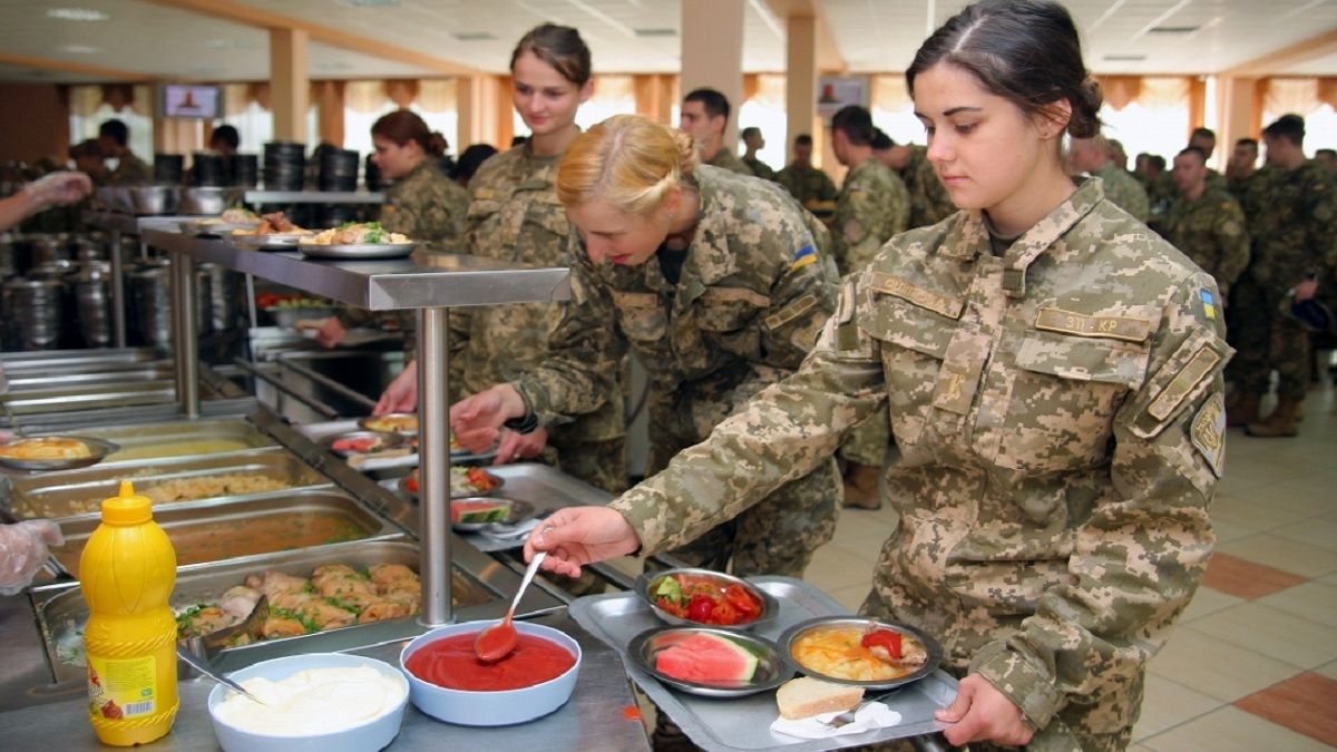 Как лучше питаться в условиях войны: советы диетолога