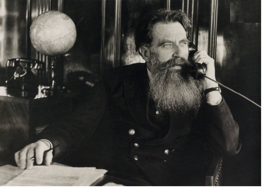 В Днепре предлагают назвать улицу в честь Владимира Зеленского: как поддержать идею 1