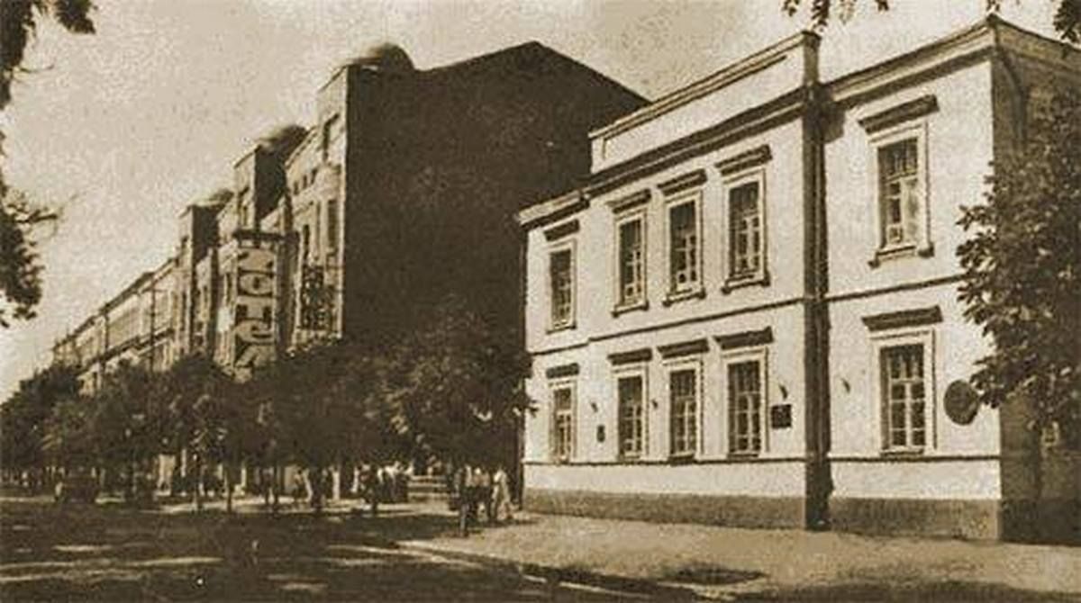 В Днепре хотят снести памятник Пушкину: какое отношение он имеет к городу 1