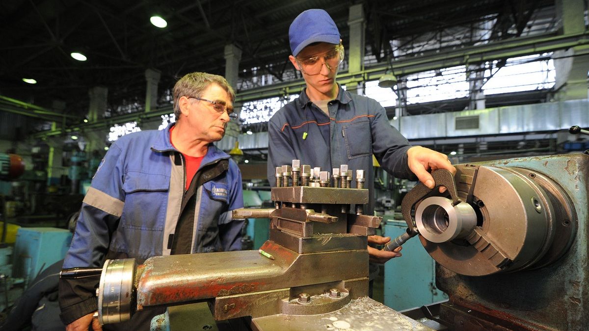 Яку спеціальність обрати абітурієнту в Києвській та Дніпропетровській областях, щоб відбудувати Україну 2