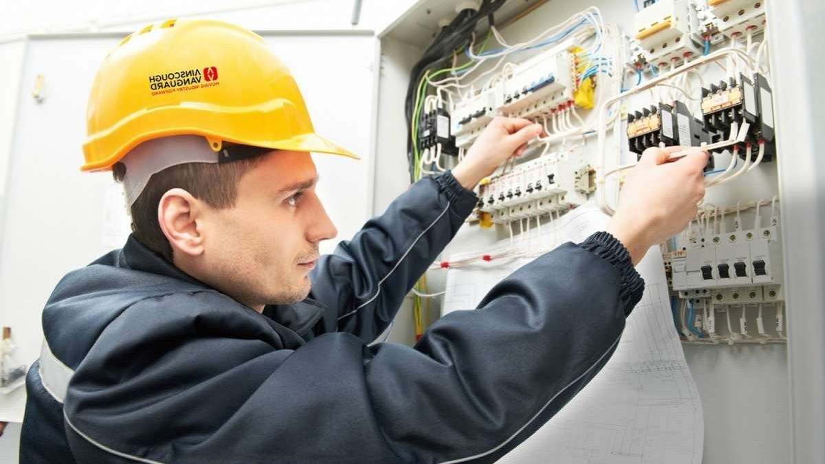 Яку спеціальність обрати абітурієнту в Києвській та Дніпропетровській областях, щоб відбудувати Україну 3