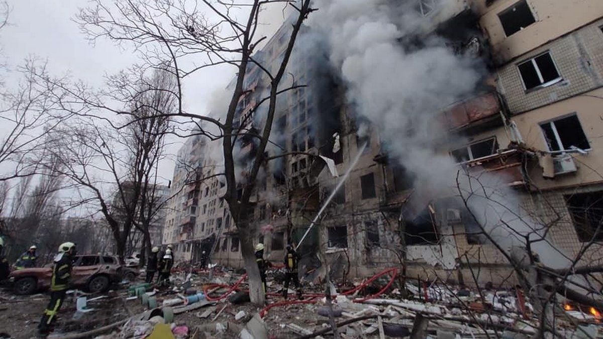 Багатоповерхівка, лікарня і міські суди: в Києві починається відбудова після агресії рф