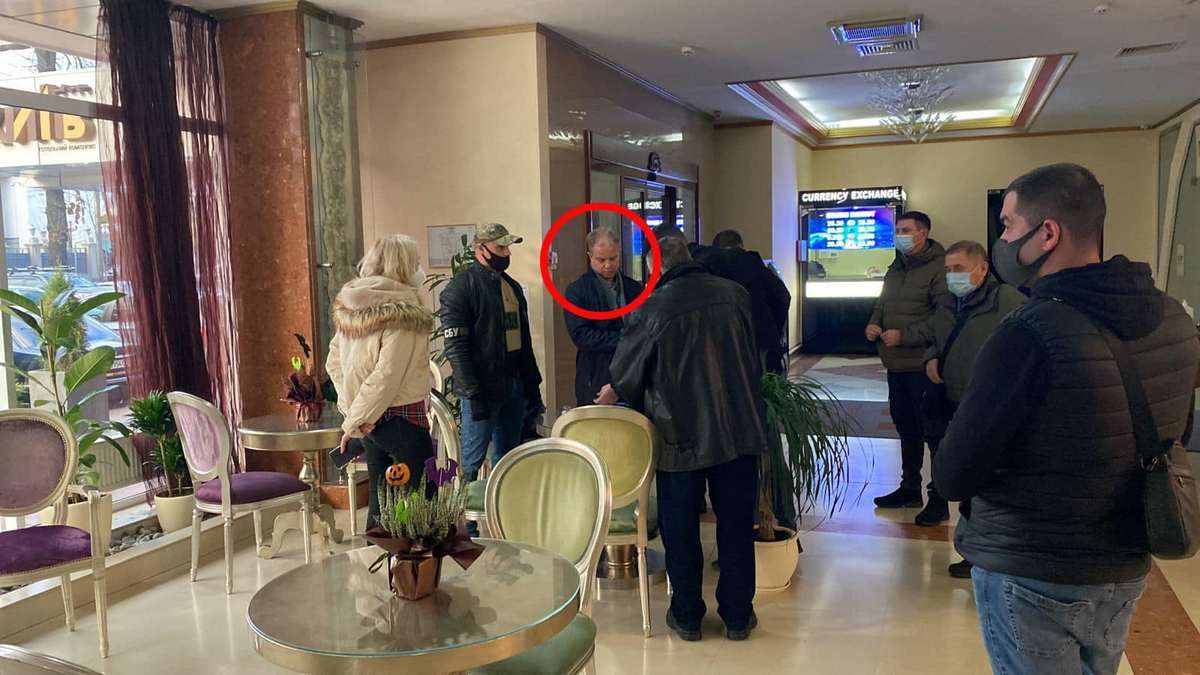 У Києві голова ГО за 100 тисяч доларів хотів заблокувати законопроект: справу скерували до суду