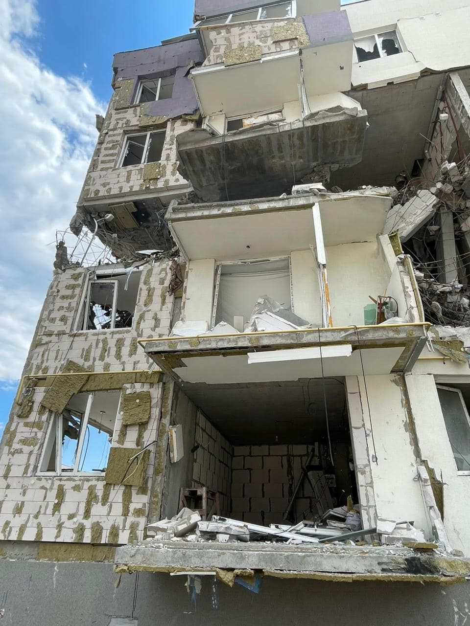 У Бучі руйнація житлового будинку загрожує мешканцям: влада почала демонтаж 2