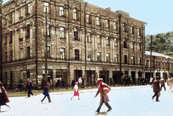 Екс-посадовці Януковича, пов‘язані з росією, виграли суд щодо садиби на Подолі у Києві 2