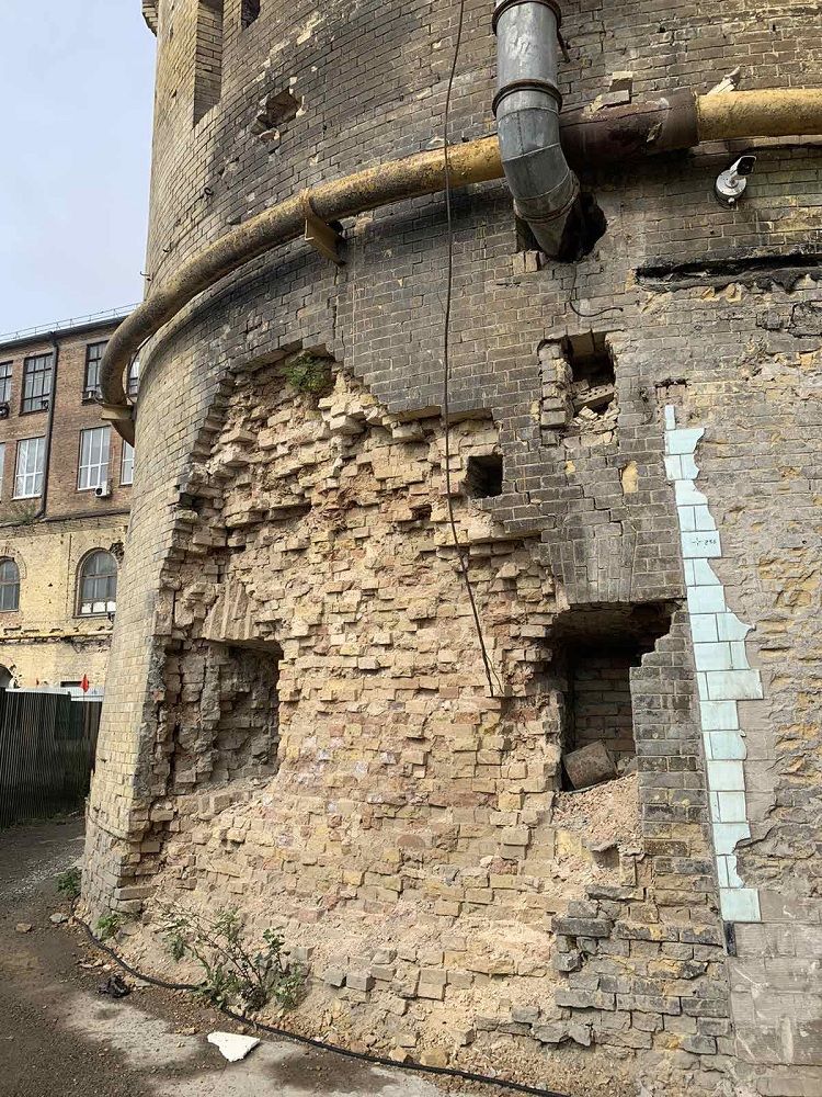 Приміщення «Арсеналу» у Києві виставили на аукціон: хто може їх придбати 1