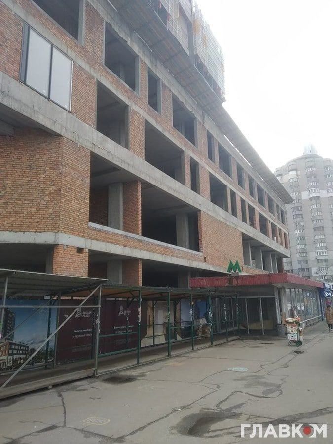 ЖК ще на етапі будівництва заважав входити у метро. ФОТО: Главком
