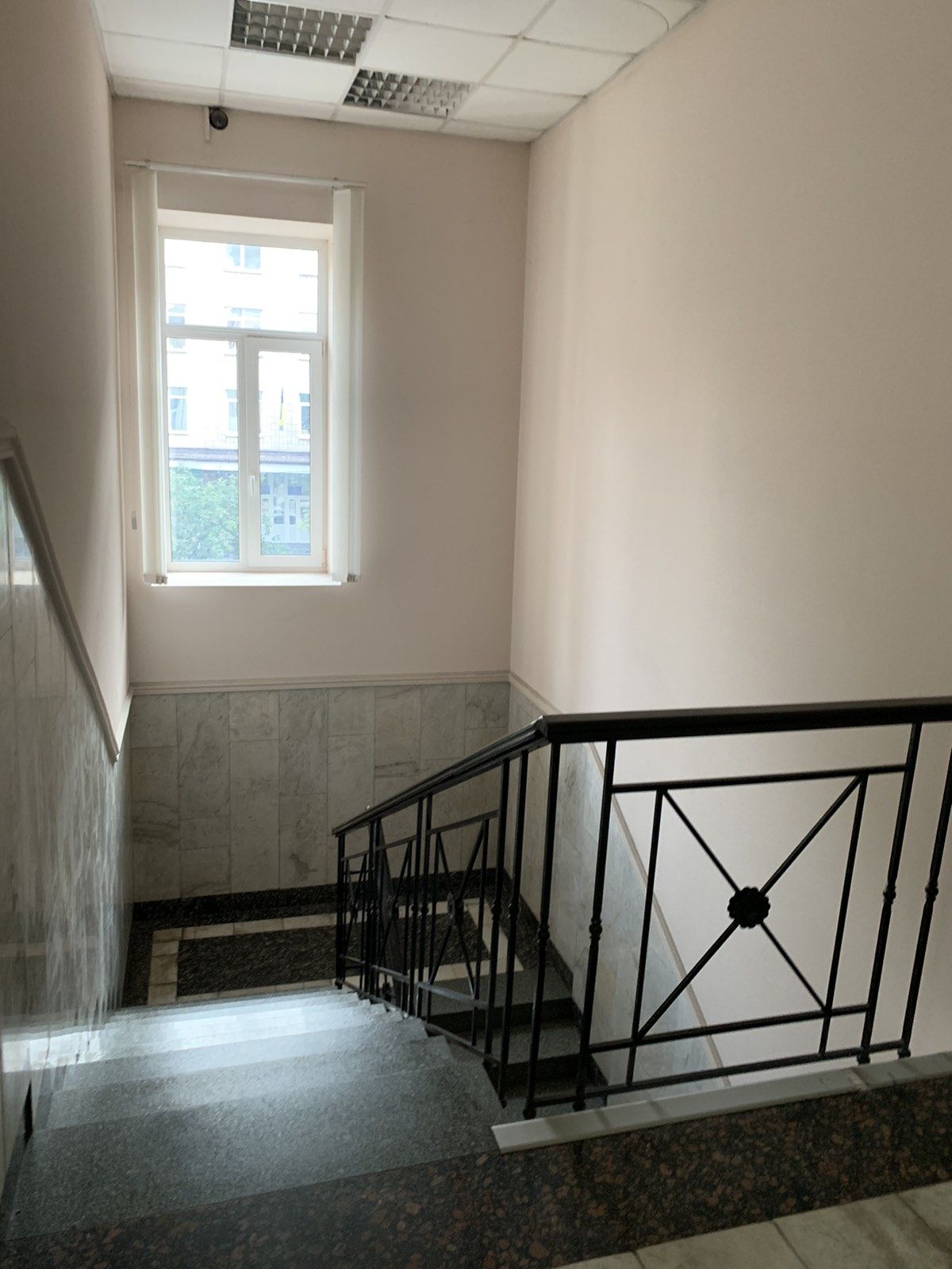 У центрі Києва виставили на продаж будівлю банку: скільки коштує 3