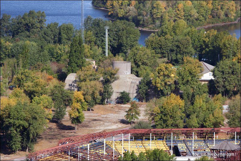 Краєвид на кесон і Дніпро з повітря. ФОТО: Олег Тоцький