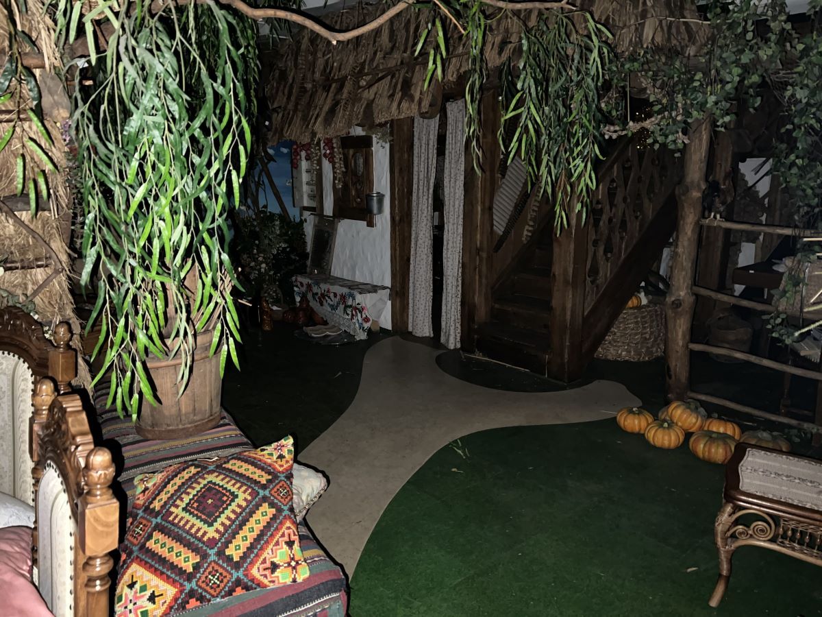 У Києві виставили на продаж «Щекавицю»: скільки коштує ресторан 2