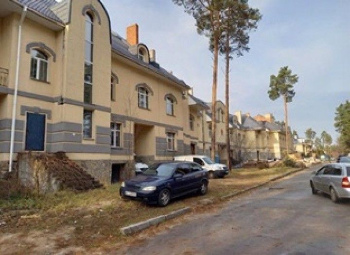Які квартири і будинки продаються зараз на аукціонах під Києвом 3