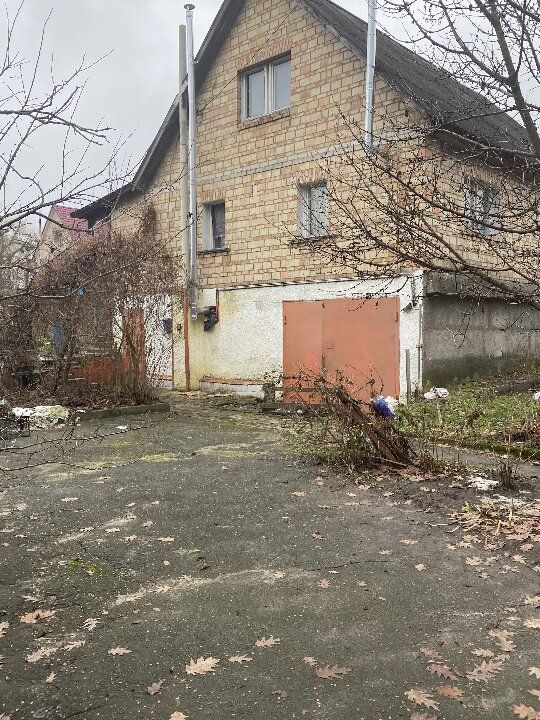 Які квартири і будинки продаються зараз на аукціонах під Києвом 9