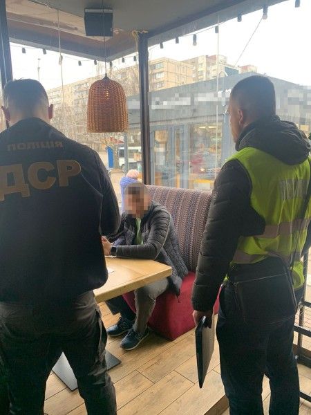 Хабар за встановлення «пункту незламності»: у Києві затримали керівника парку Партизанської слави 2