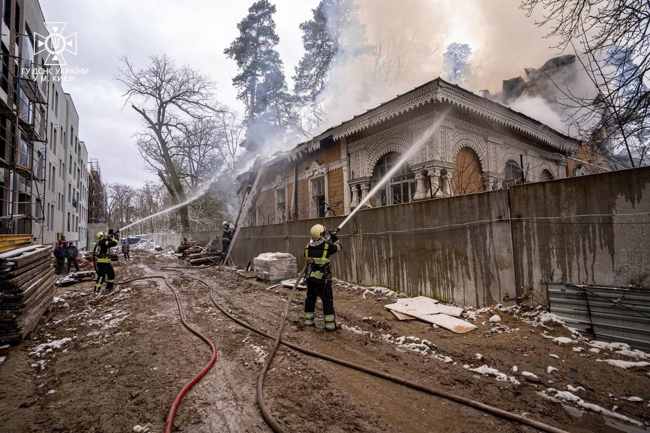 Ліквідація пожежі. ФОТО: ДСНС