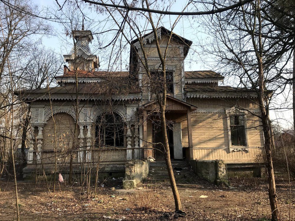 У Пущі-Водиці згоріла історична будівля: кияни вимагають у Кличка повернути її місту 10