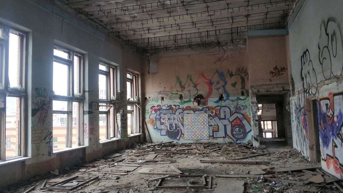 Всередині будівлі на Шевченко, 32 все у "первісному" вигляді