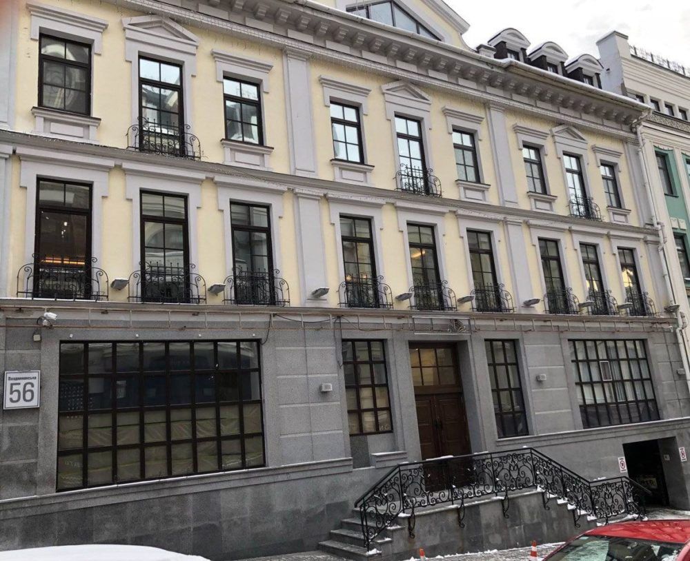 У центрі Києва виставили на продаж сучасний бізнес-центр: скільки коштує 1