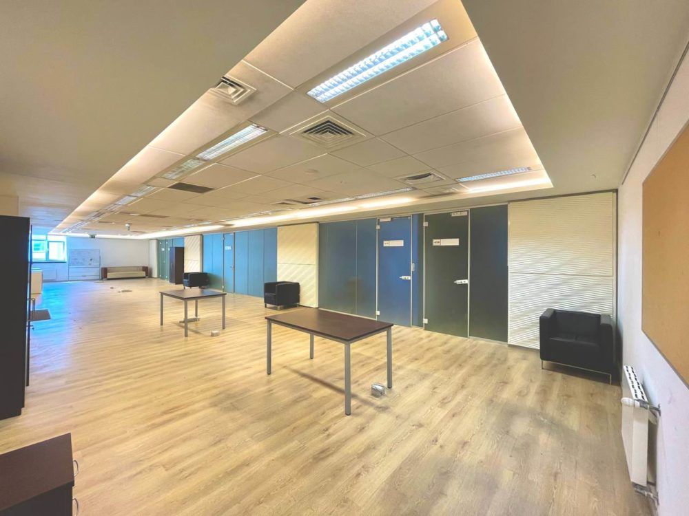 У центрі Києва виставили на продаж сучасний бізнес-центр: скільки коштує 2