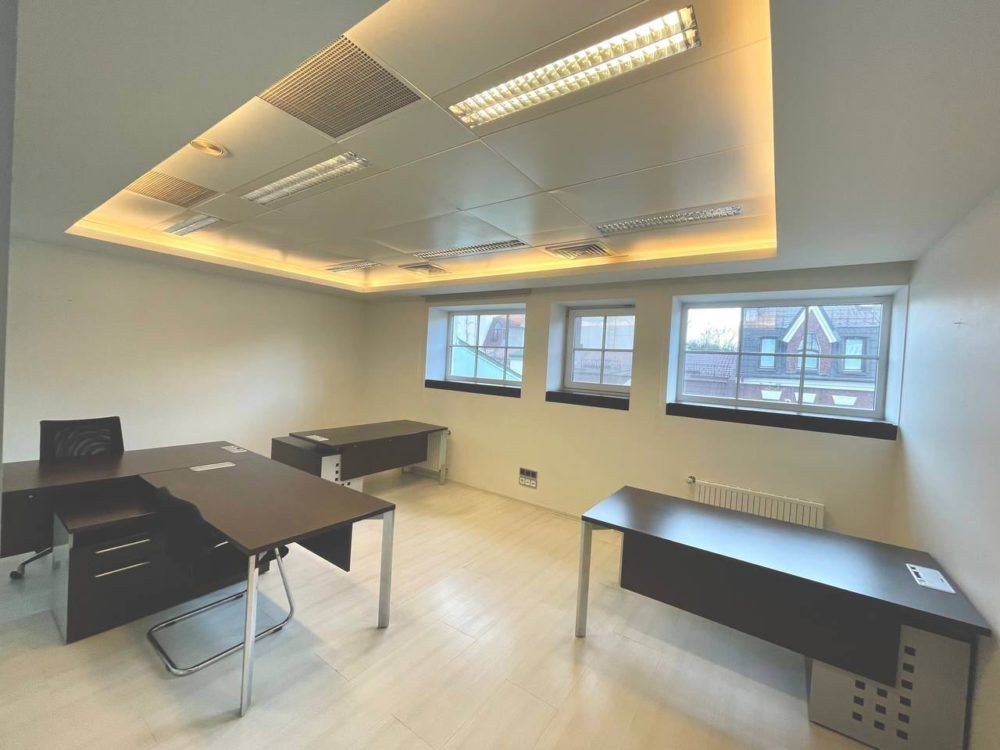 У центрі Києва виставили на продаж сучасний бізнес-центр: скільки коштує 4