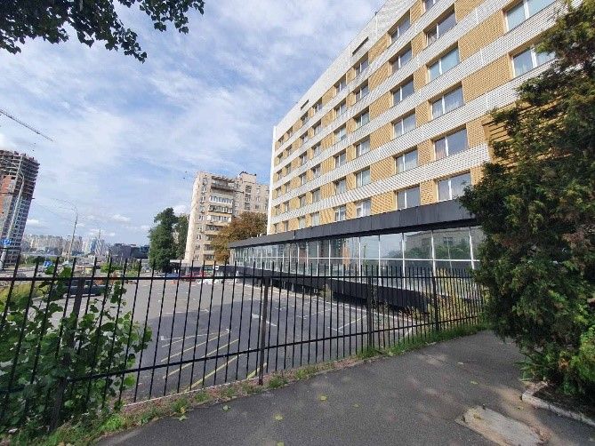 Готель "Дружба" на бульварі Миколи Міхновського