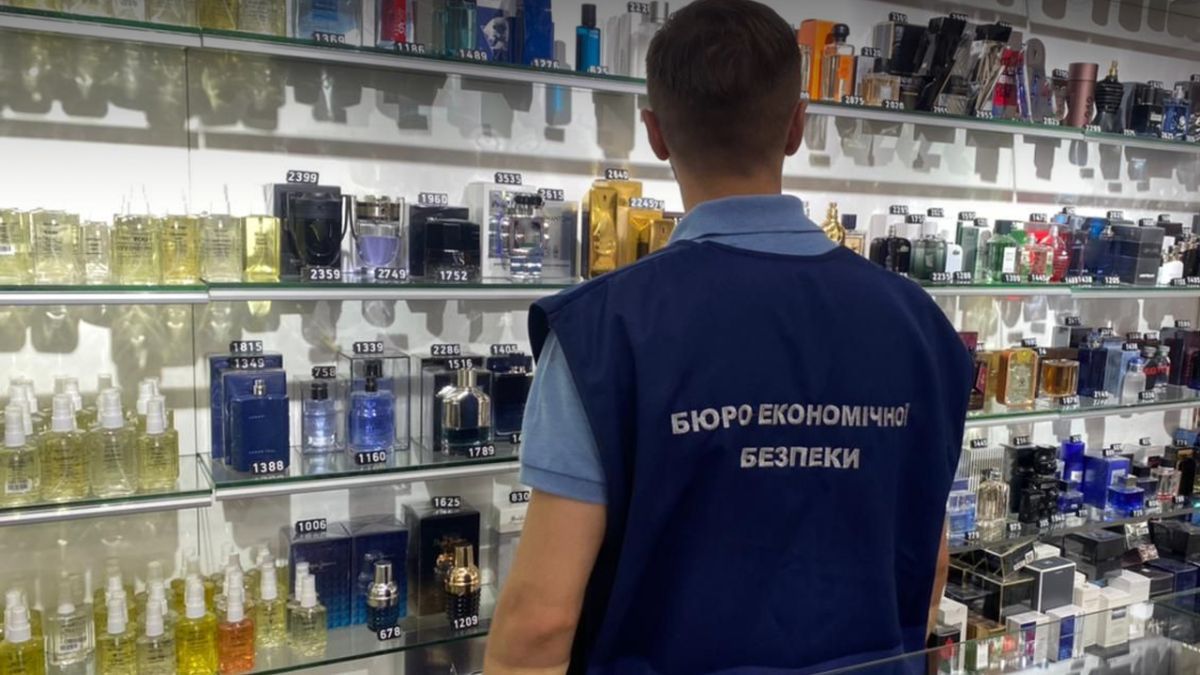 У Дніпрі правоохоронці вилучили підробну парфумерію на 15 млн грн