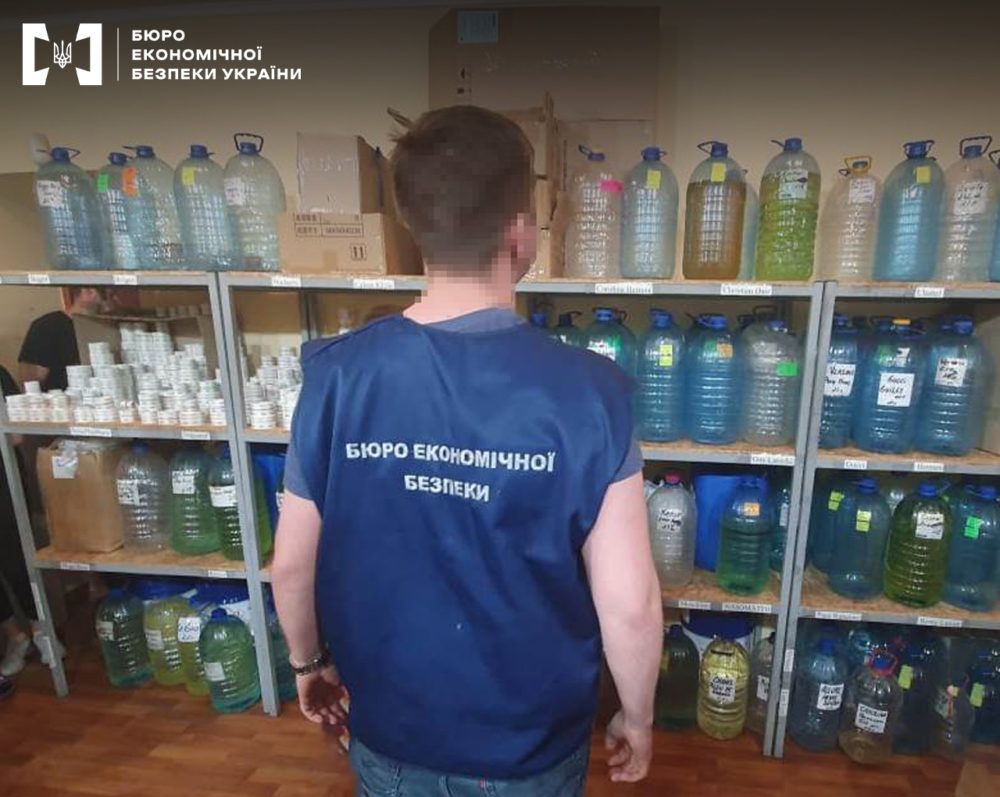 У Дніпрі правоохоронці вилучили підробну парфумерію на 15 млн грн 2