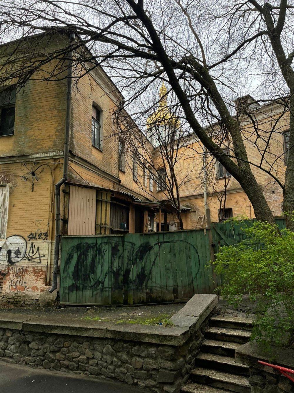 Будинок на перехресті Софіївської і Володимирської вулиць так виглядає зараз. ФОТО: Главком